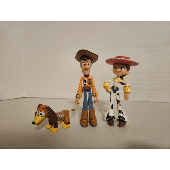 Lot Of 3 Action Figures Toy Story Woody Jessie Slinky Dog With Hats 5 Pieces - Picture 1 of 7